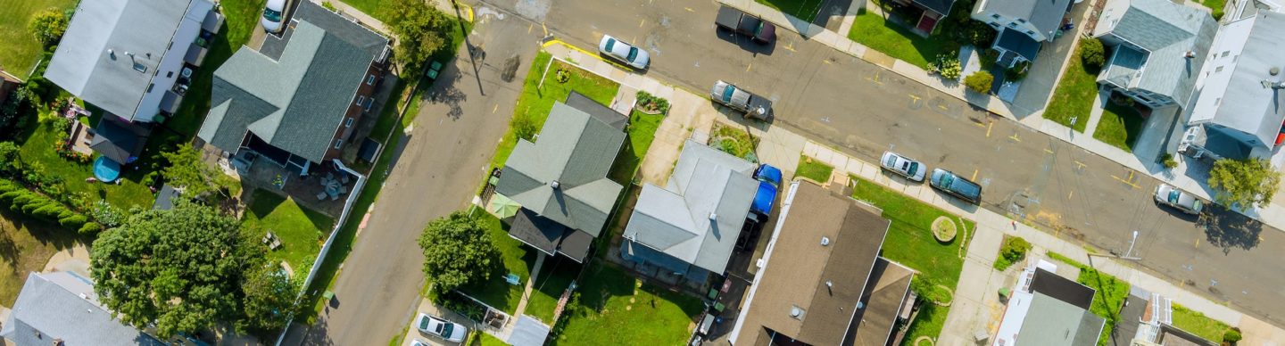 View residential district neighborhood in American town, in Sayreville New Jersey